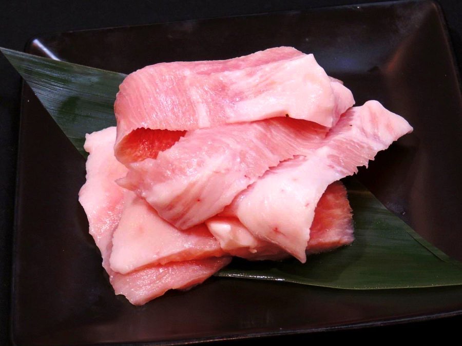 皆さんこんにちは！焼肉Jyuです！みなさんは焼肉と言えばなんのお肉を思い浮かべますか？？カルビ、ハラミ、ウインナー...せっかくなら色んなお肉を楽しみたいですよね焼肉Jyuでは一度ご来店されたお客様にも楽しんでいただけるよう、新メニューを考えています今回は新しくメニューに仲間入りしたお肉のご紹介！まずは豚トロです！豚の首部分のお肉で、マグロのトロのように油が多い部位です🥩そのためとってもジューシー！噛みごたえのあるお肉と油がご飯にバッチリです！豚トロはスタンダードコース以上の食べ放題でもご用意しています！もちろん単品でも‍♀️単品の場合、ハーフ290円からご用意していますので、ぜひご来店の際にはお試しください続いてマルチョウ！これまでJyuのホルモンは一種類でしたが、ミノ、マルチョウを新たにメニューに加えました！今回はマルチョウのご紹介です️当店で扱うマルチョウは国産牛の小腸です脂がのっていて臭みもなく、食べやすいのでぜひお試しください！マルチョウはデラックス以上の食べ放題でもご用意しています！単品ハーフで480円から！｢ホルモンには目がない！｣という方はぜひいかがですか？0985-89-2915 宮崎県宮崎市橘通西３丁目８−８11:00~22:00#焼肉Jyu #焼肉 #焼肉ランチ #焼肉ディナー #ランチ #宮崎グルメ #宮崎 #宮崎